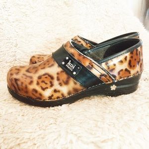 Koi by Sanita professional clogs in metallic leopard/ animal print. Size 39 EU